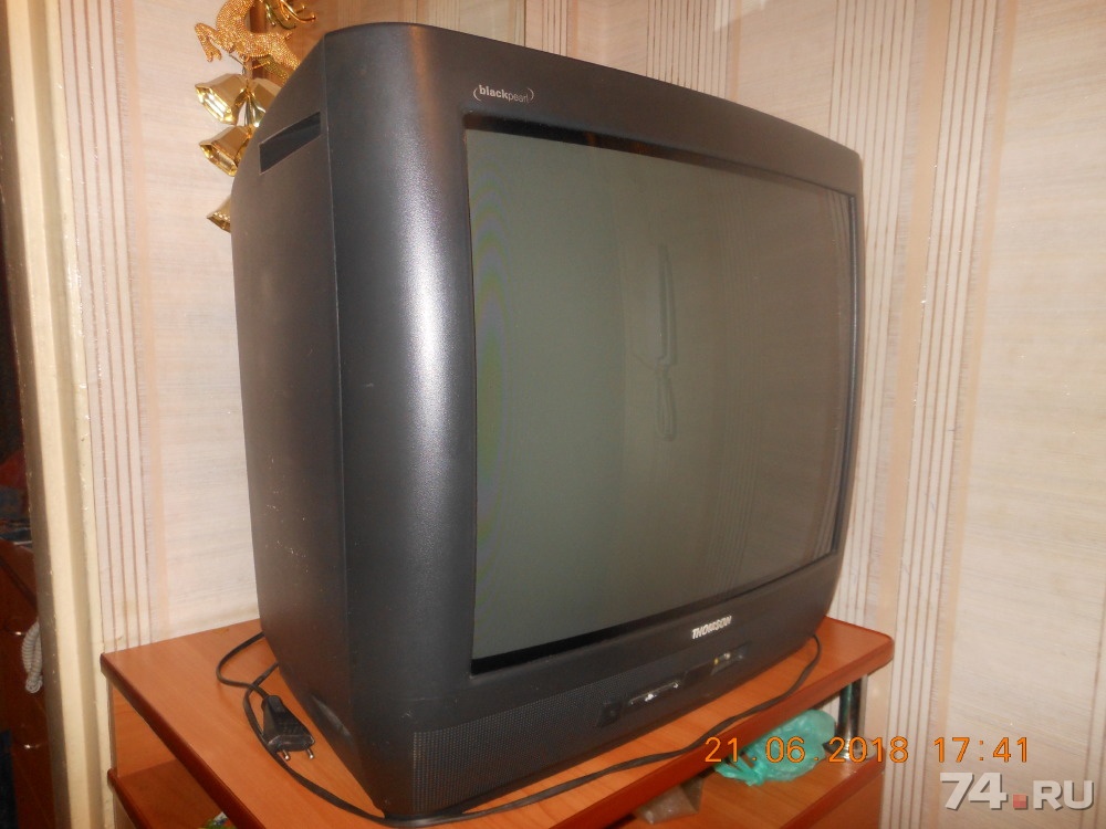 Авито продажа бу телевизоров. Телевизор Томсон 90-х годов. Телевизор 35 см. Старый телевизор Томсон 90х годов. Телевизор Томсон 90-е фото.